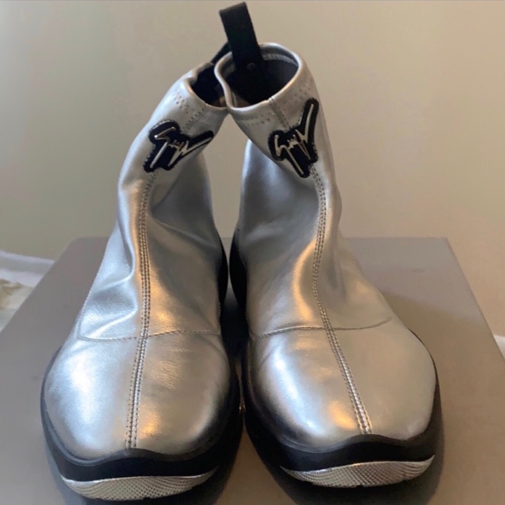 Giuseppe zanotti worn once. Fairly New
